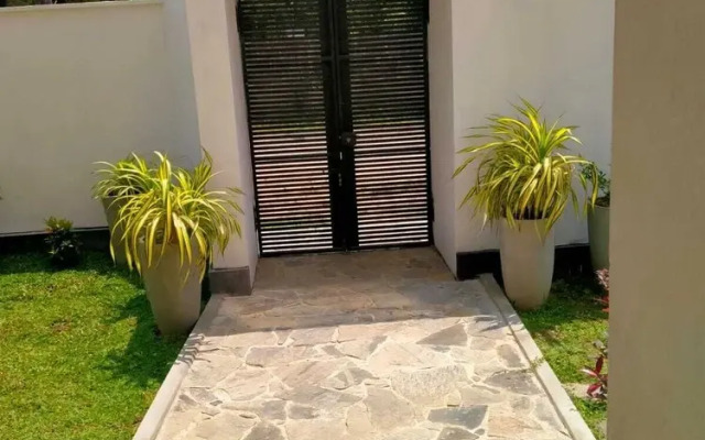 Silina Airport Residence in Katunayake
