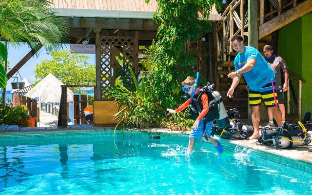 Tranquilseas Eco-Lodge And Diving Center