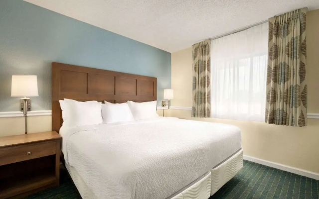 Days Inn Suites Wildwood