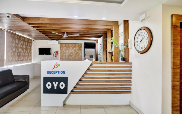 Vasishtha Grand by OYO Rooms