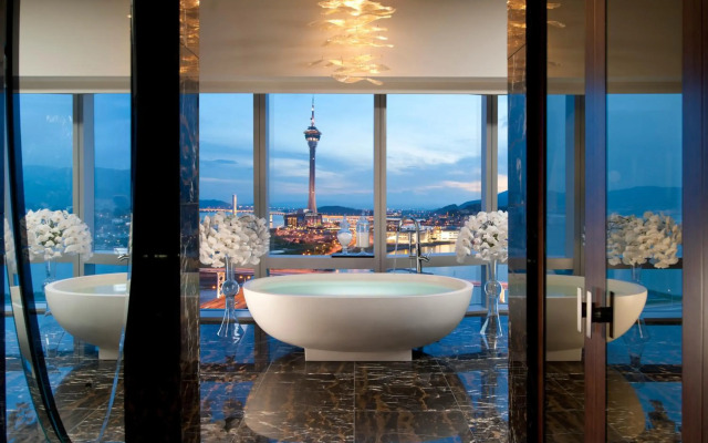 Mandarin Oriental, Macau