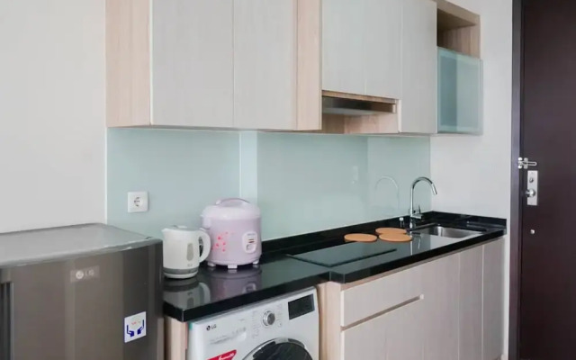 Minimalist and Homey Studio Menteng Park Apartment