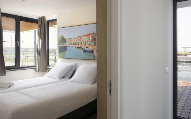 Luxurious Villa With a Jetty, Close to Veerse Meer