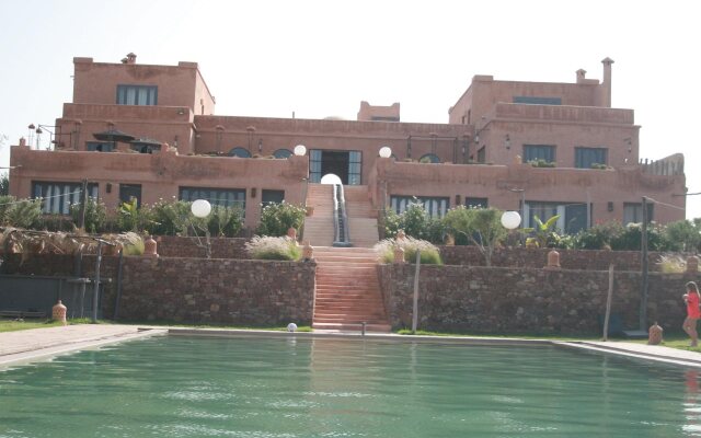 Shems Moon Lodge & Spa
