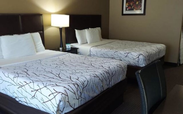 Parkwood Inn & Suites