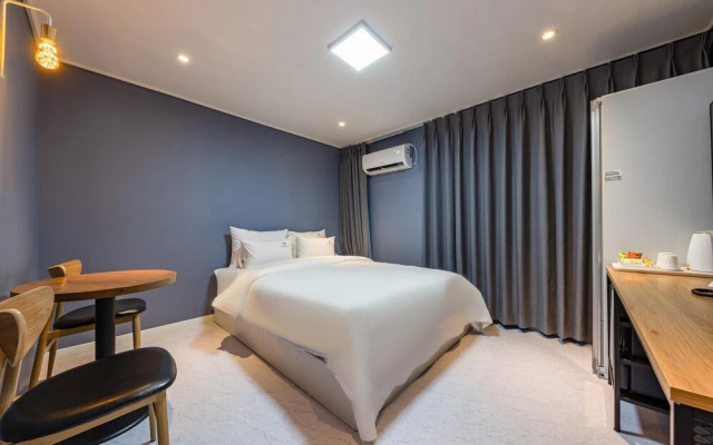 Cheongju Yongam Sloth Hotel