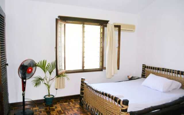 Tulia House - Hostel