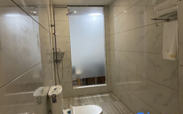 Xuwen Berlin Hotel
