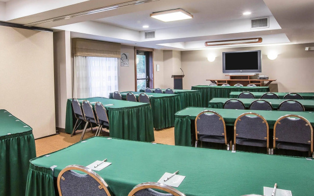 Sleep Inn & Suites Queensbury - Lake George