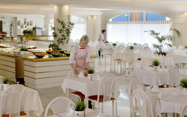 Augusta Club & Spa - Adults Only