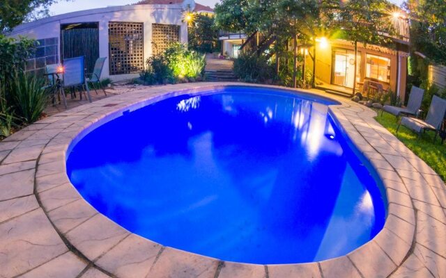 Mackaya Bella Guest House