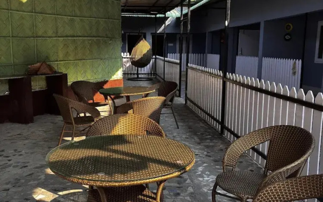 The Gulmohar Inn