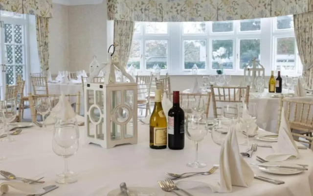 Sunday Box Hill Burford Bridge Hotel