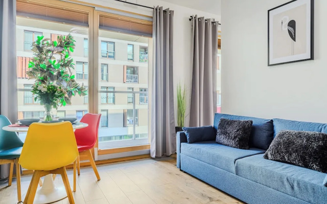 Lumina lux apart near railway station