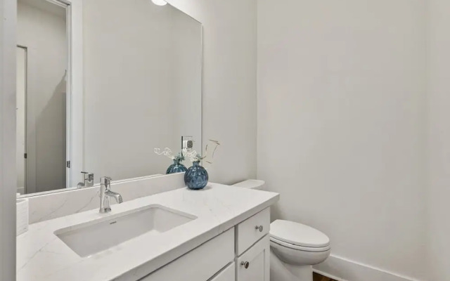 Tidewater 4 Bedroom Home by RedAwning