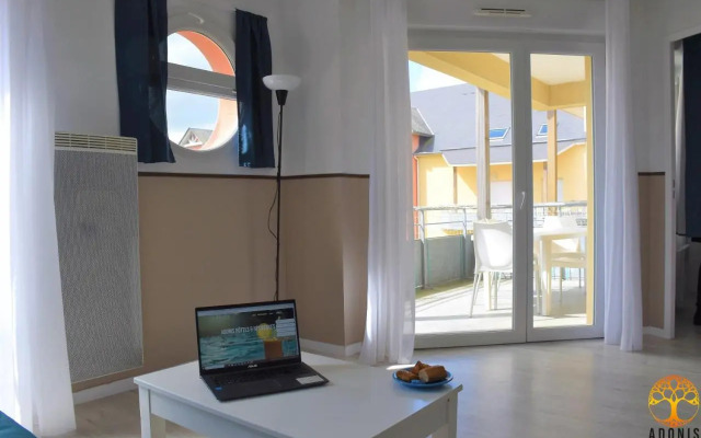 Adonis Grandcamp - Les Isles de Sola