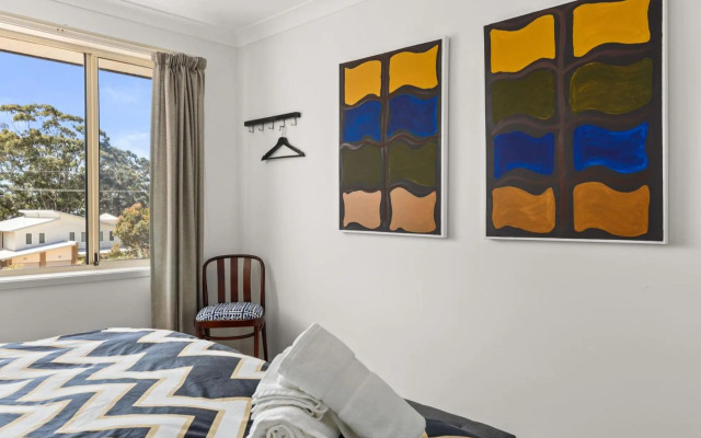 Stylish Family Beach House Walking Distance to 3 Beaches
