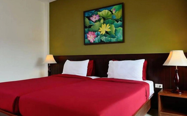 Kamala Beachfront Apartment