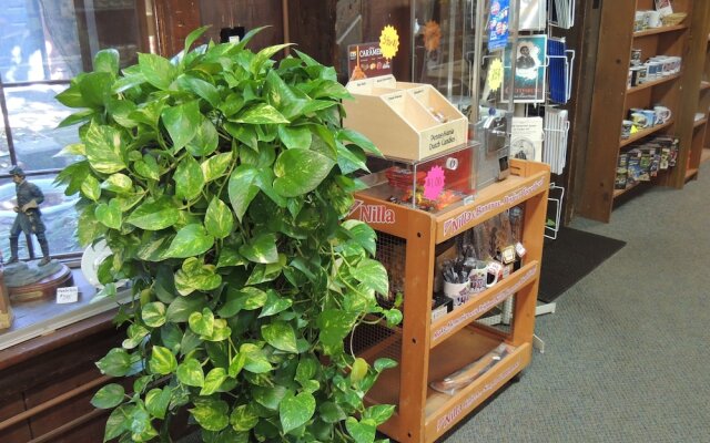 Historic Farnsworth House Inn