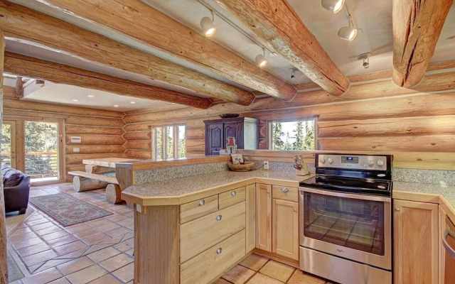 Quandary View Lodge by RedAwning