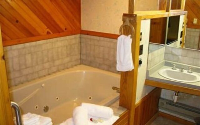 Mayflower Motel And Suites