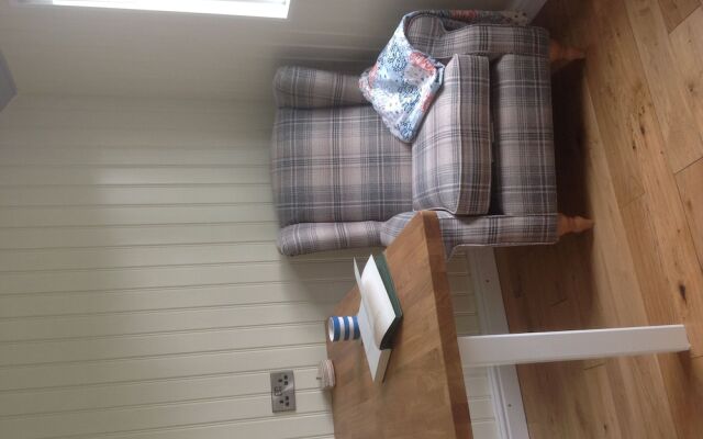 Little Trelawney Shepherd Hut