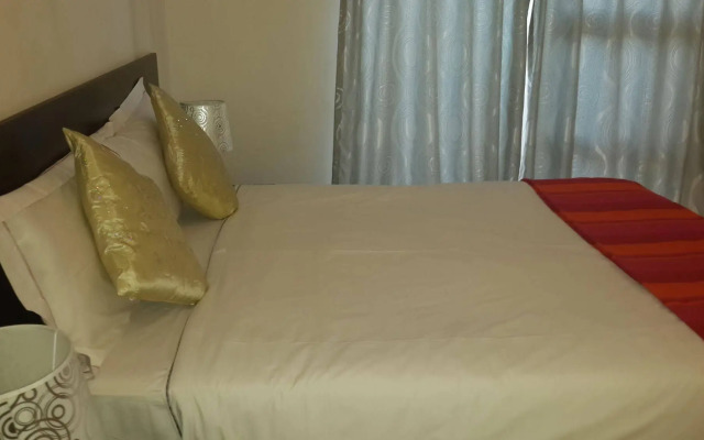 Tasha Lodge and Tours