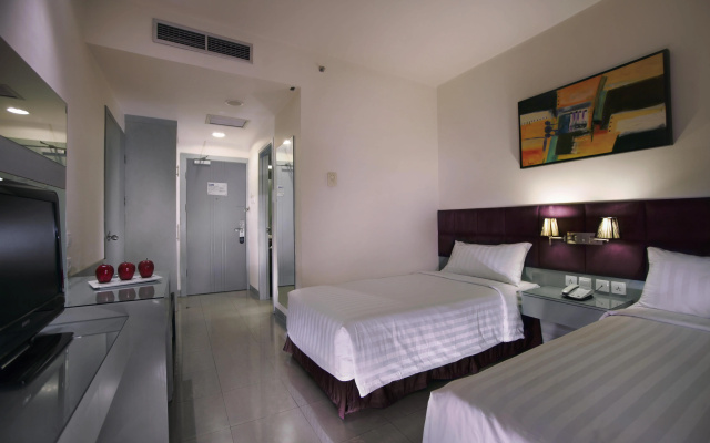 Royal Palm Hotel & Conference Center Cengkareng – Guest Rooms – Jakarta