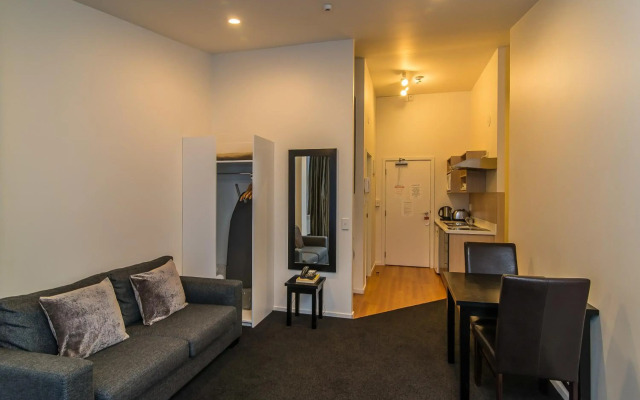 Gilmer Apartment Hotel