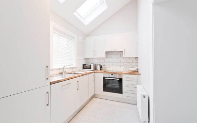 Sweet Inn - Gorgeous Howth I