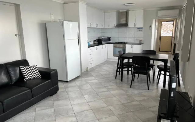 Beachside & Jetty View Apartment 7 - Sea Eagle Nest Apartment