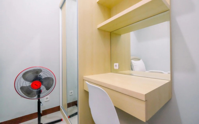 Comfort And Cozy 2Br Royal Heights Apartment