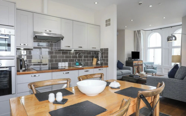 Harlech Apartments - Branwen