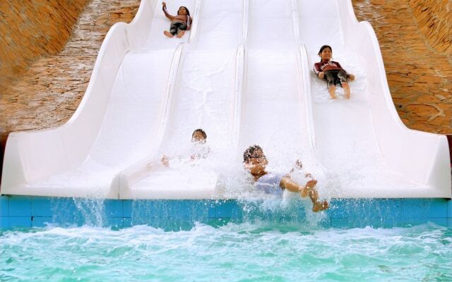 Dreamworld Resort, Hotel & Golf Course