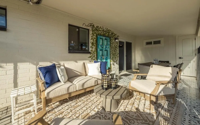 Tempe Wesleyan 4 Bedroom Home by RedAwning