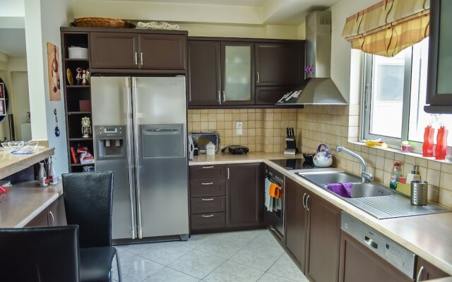 Colorful Apartment with View Acropolis