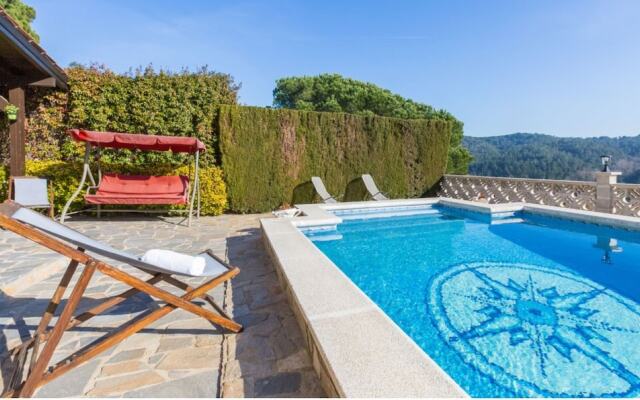 House - 4 Bedrooms with Pool and WiFi - 107534