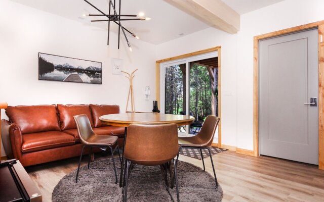 Stone Cove Waterfront Adults Only B&B