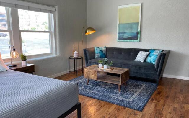 Boutique Apartment in Downtown