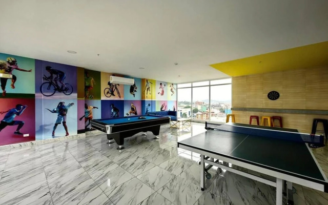 Room-sofa Bed Stay Rooftop Pool & Gym, A
