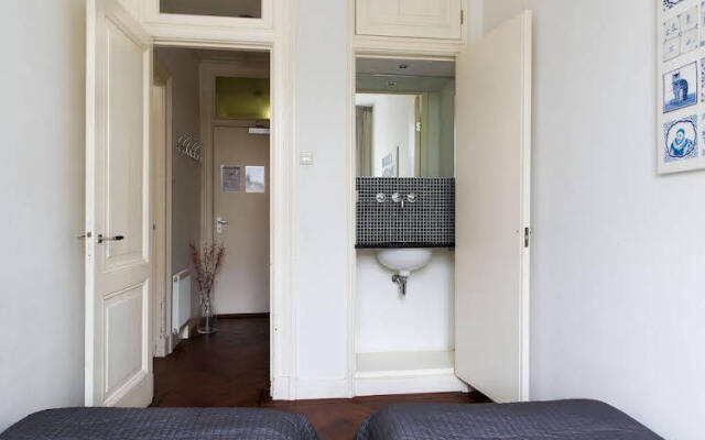 House Management Group Marnix Suites – House