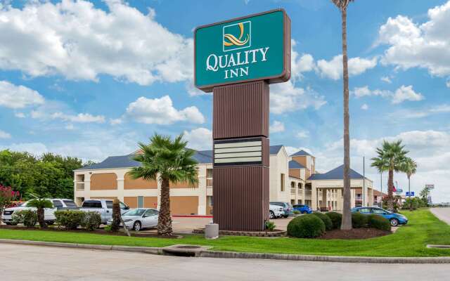 Quality Inn Clute Freeport