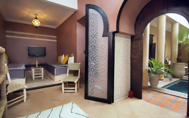 Riad Davia