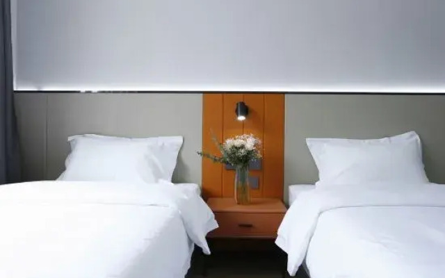 QingzhuHotel·Tianyi Select  (Shuangliu International Airport)
