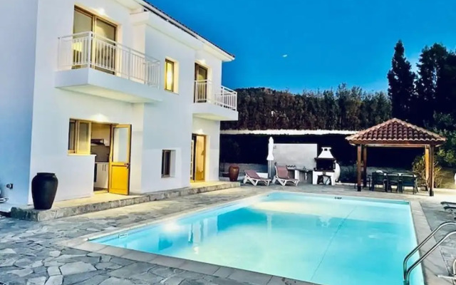 Spacious Luxury Private Sea View Villa