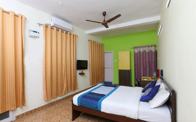 OYO 7697 India Gate Par View