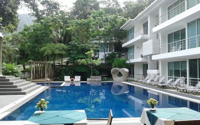 The Trees Club Apartment