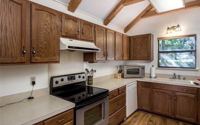 Remember the Alamo - Three Bedroom Cabin