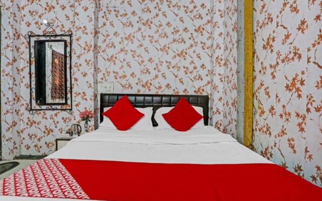 OYO Flagship 80682 Hotel Golden Residency