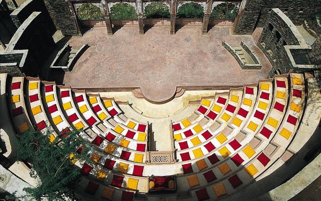 Neemrana Fort-Palace